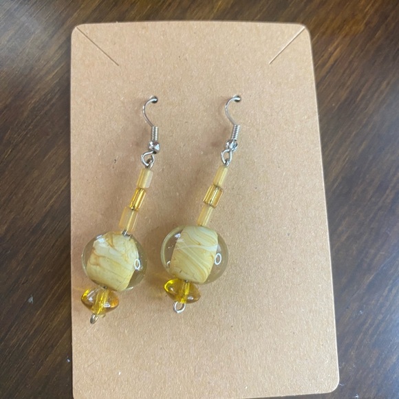 NWT Jewelry Box in Black With Choice of One Set of Vintage Earrings - Picture 10 of 14